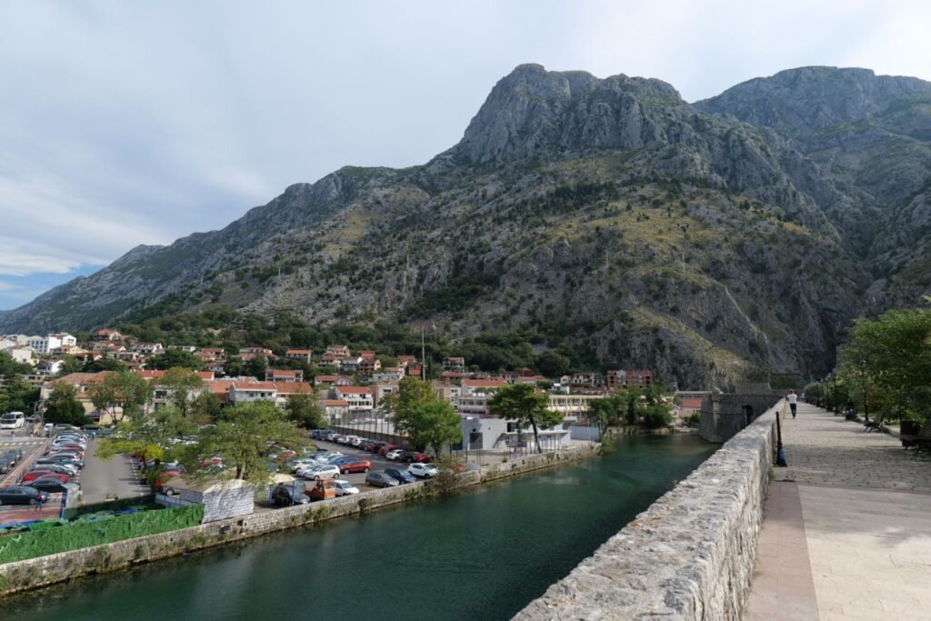 One of the best things to do in Kotor is walk the old town walls near Kampana Tower for spectacular mountain views!