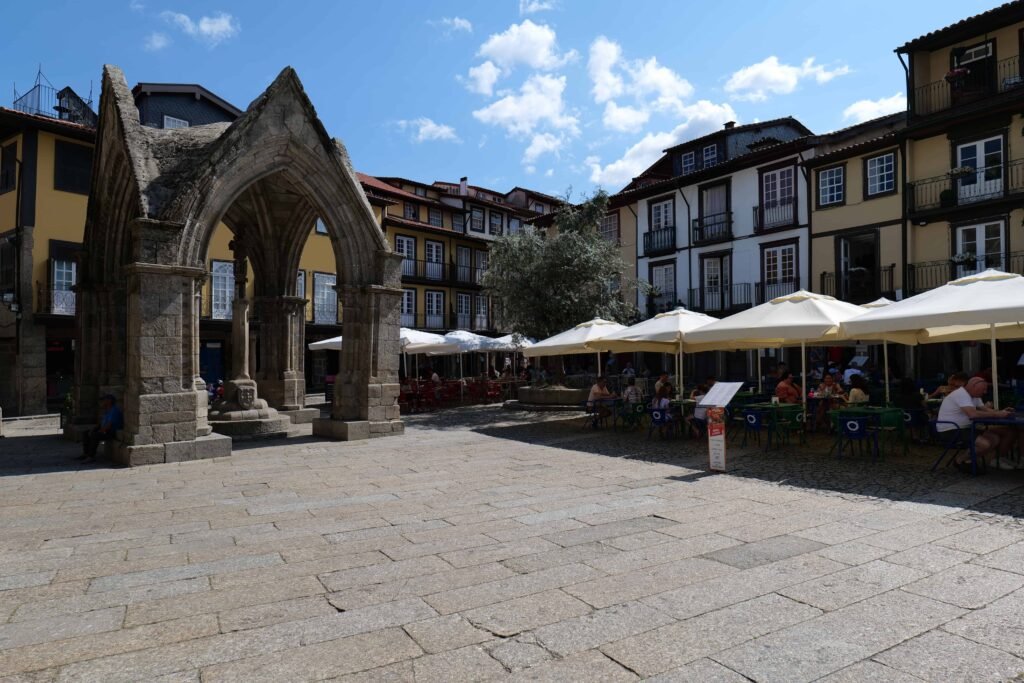 Largo da Oliveira square