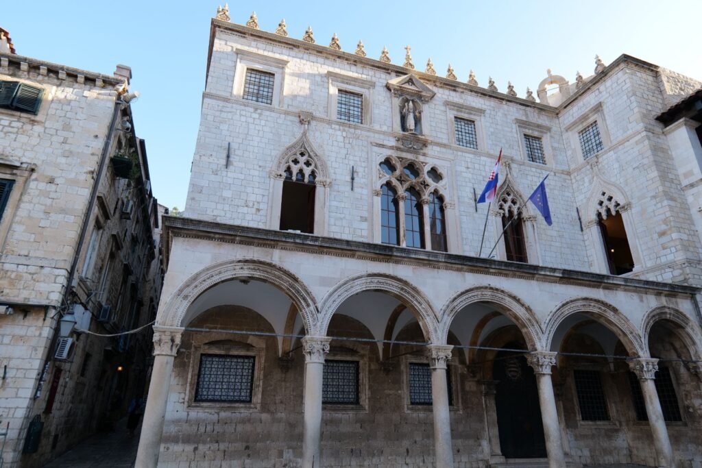 Dubrovnik has some seriously stunning palaces!