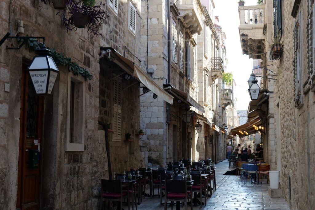 Exploring the quaint, quieter side streets of Dubrovnik old town!