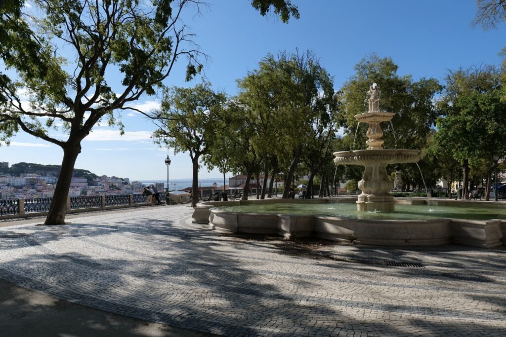 Lisbon's miradouro's are the perfect spots to relax!