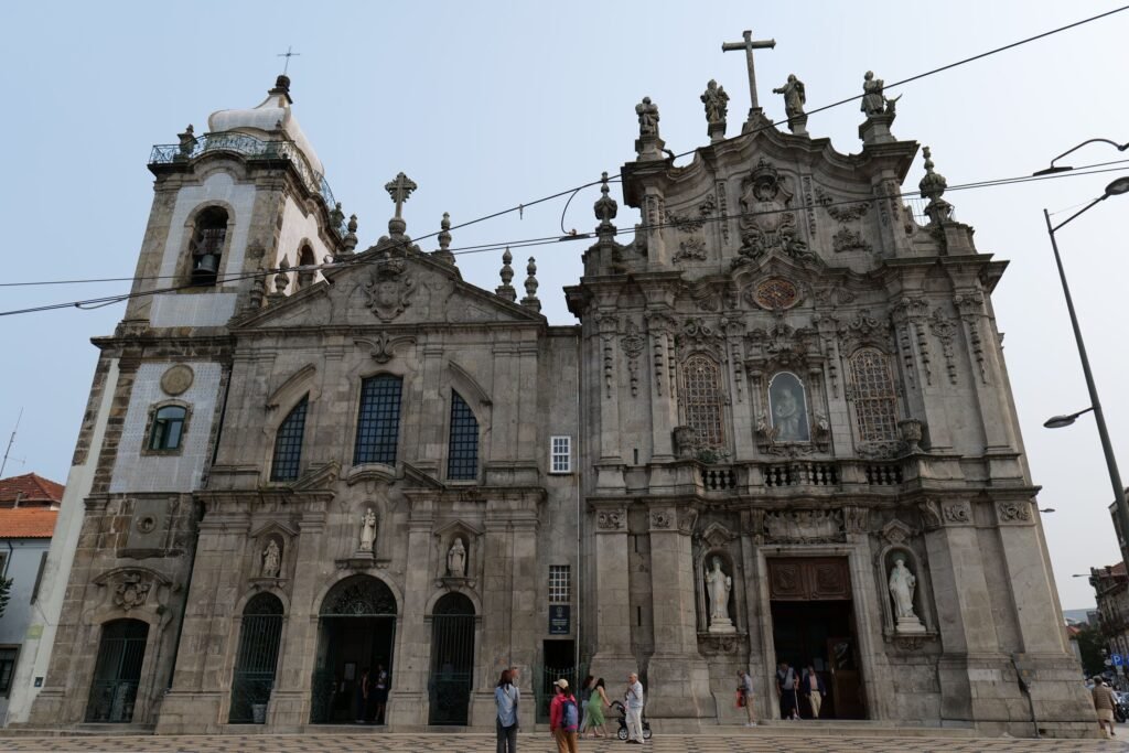 Igreja do Carmo and the famous "hidden house"!