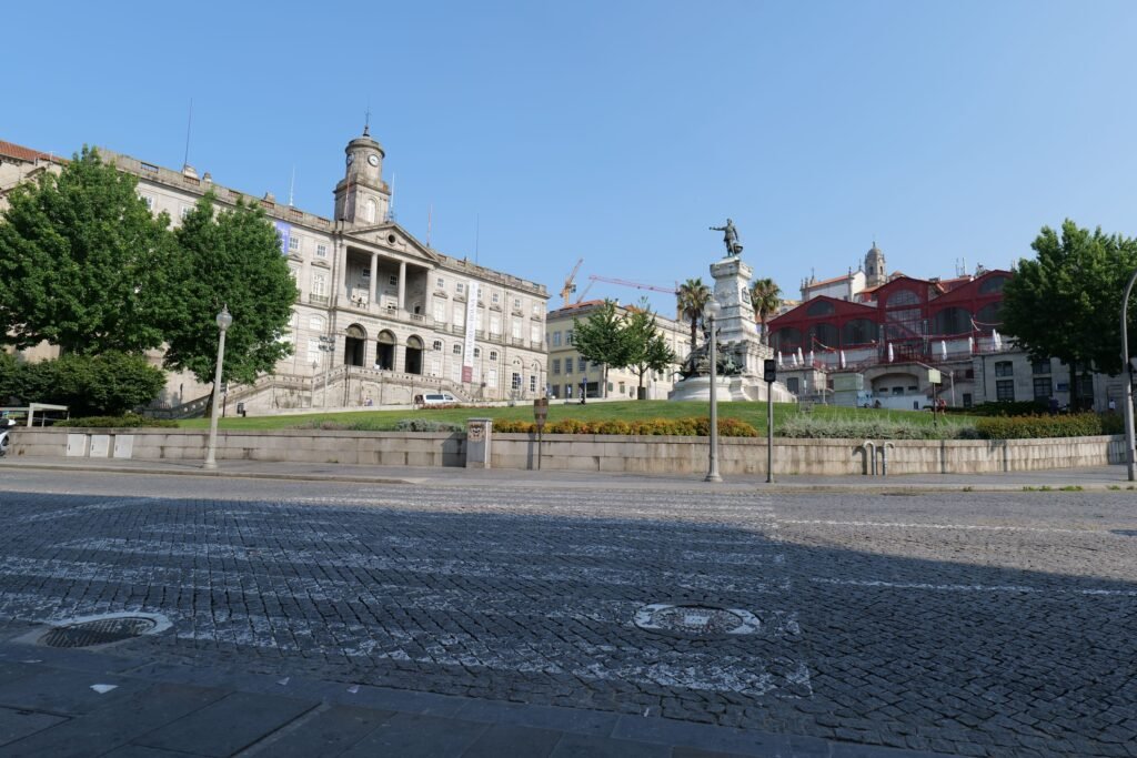 Palácio da Bolsa dominates the square