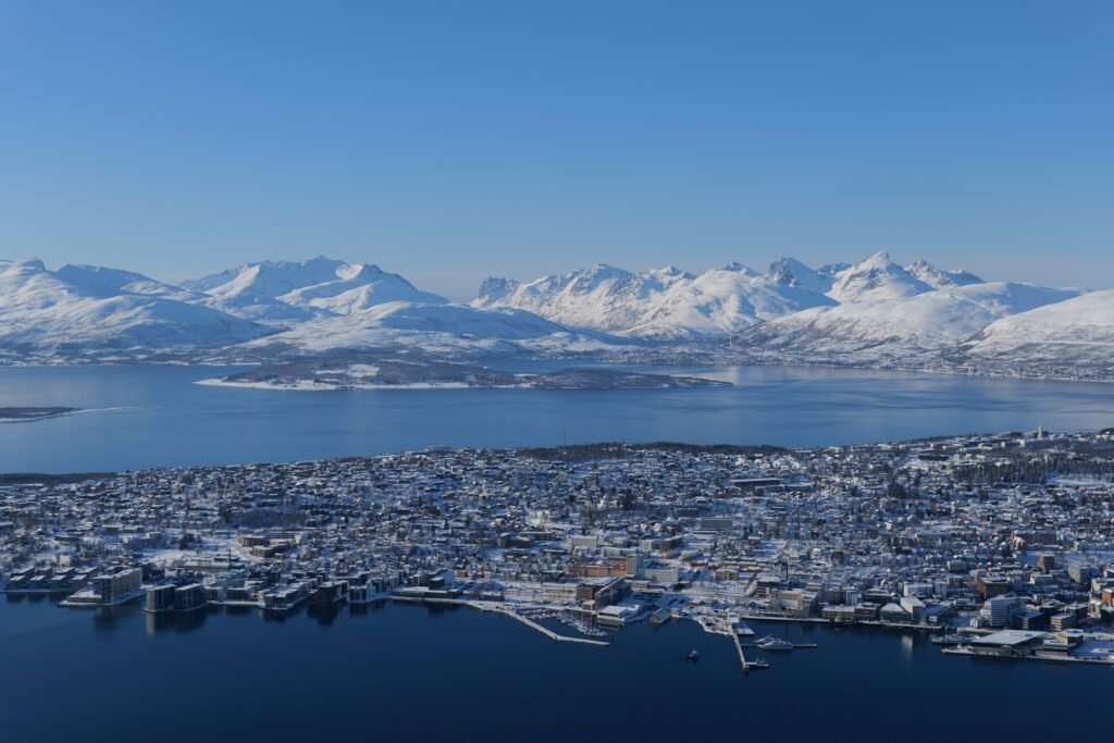 Tromsø giving major winter wonderland vibes from the Fjellheisen Cable Car!