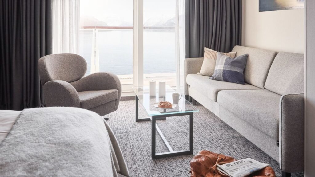 The Balcony Junior Suite. Photo © Havila