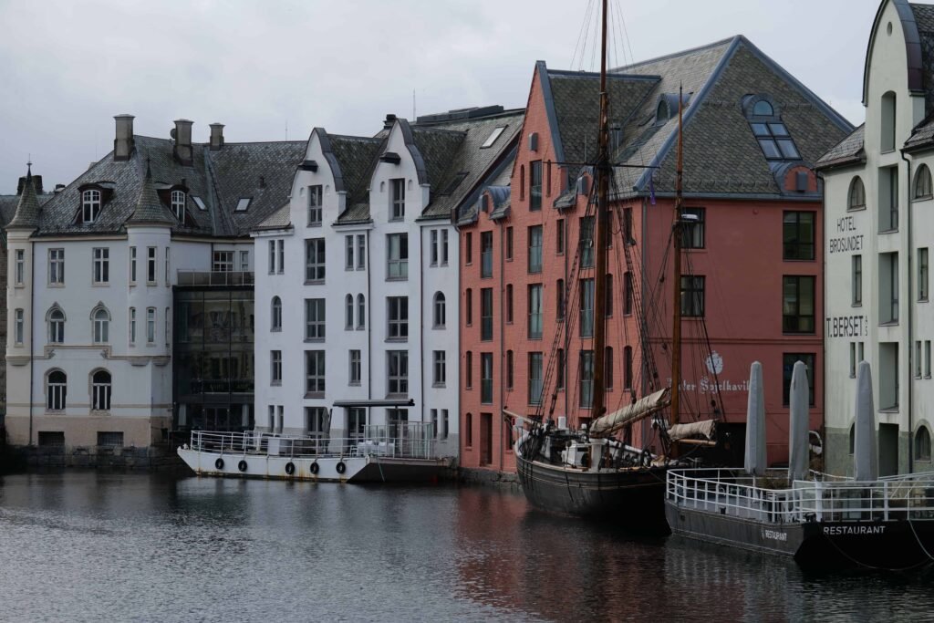 Enjoying a city break in Ålesund!