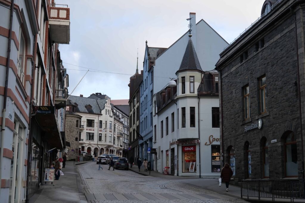 Walking around Ålesund's unique Art Nouveau streets!