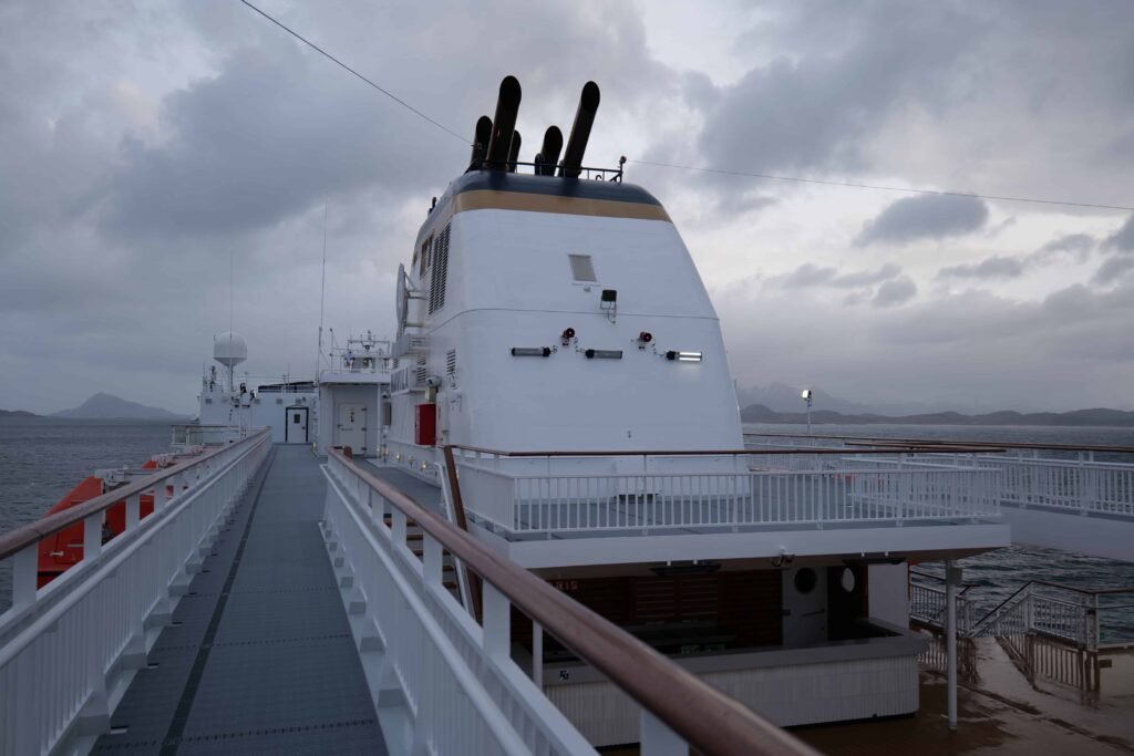 An early morning walk around the panorama deck!