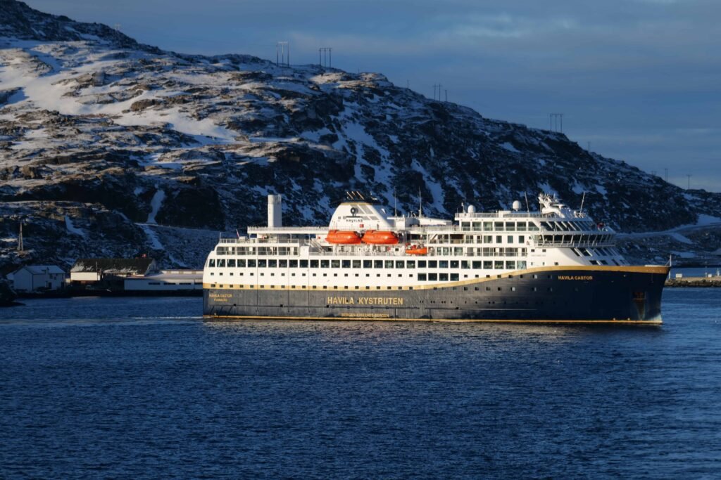 Havila Castor in Havøysund, as we on Havila Polaris do a port switch!
