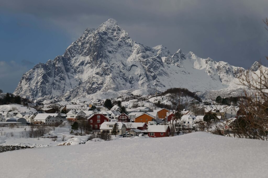 Snowy, mountainous viewpoints near Kabelvåg on our North Lofoten tour!