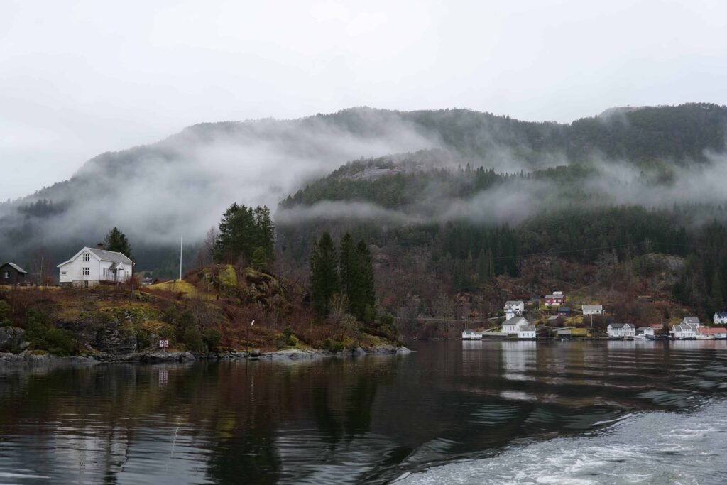 Starting to enjoy the beautiful fjord scenery!