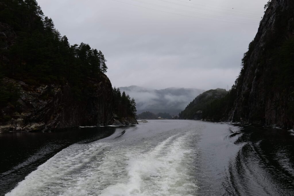 Sailing through the dramatic Mostraumen Fjord from Bergen!