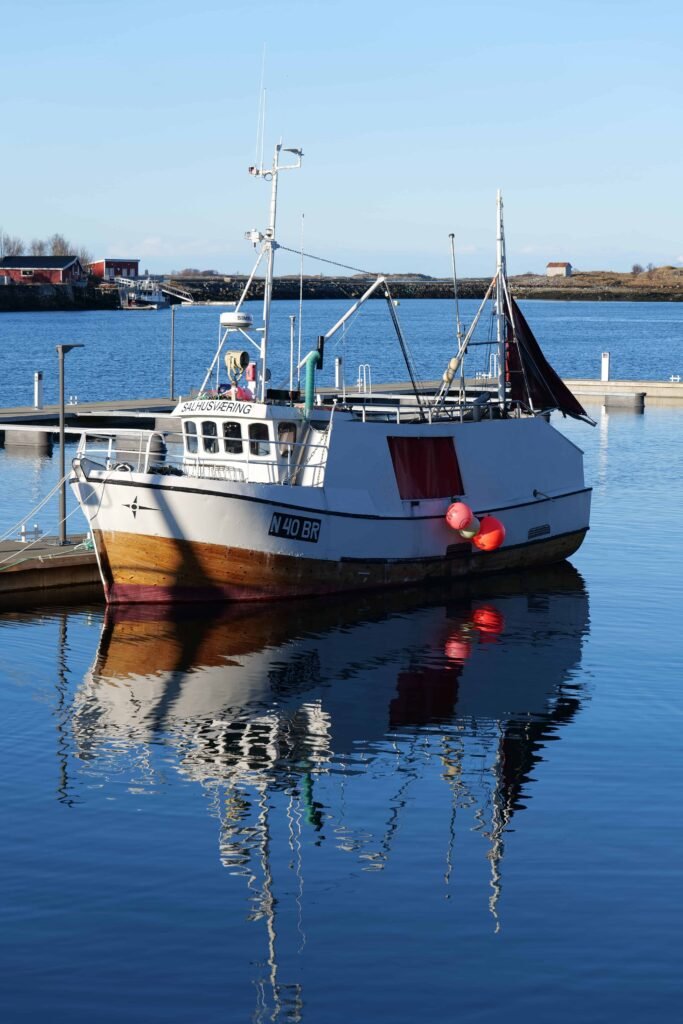 A cute fishing boat in Brønnøysund harbour