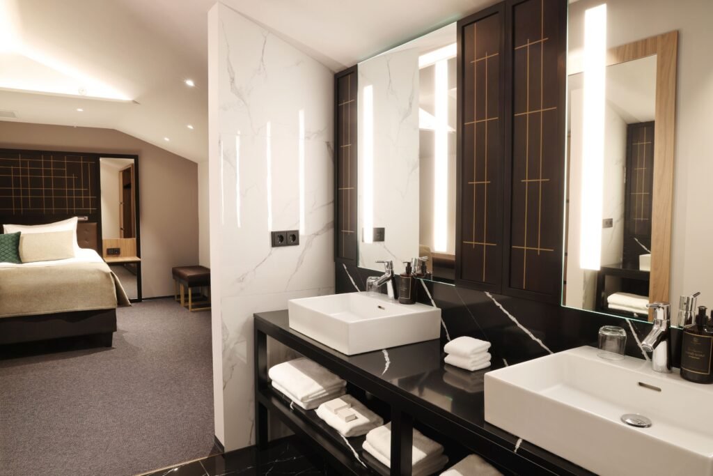 A room at Hotel Reykjavik Saga (Photo: Expedia)