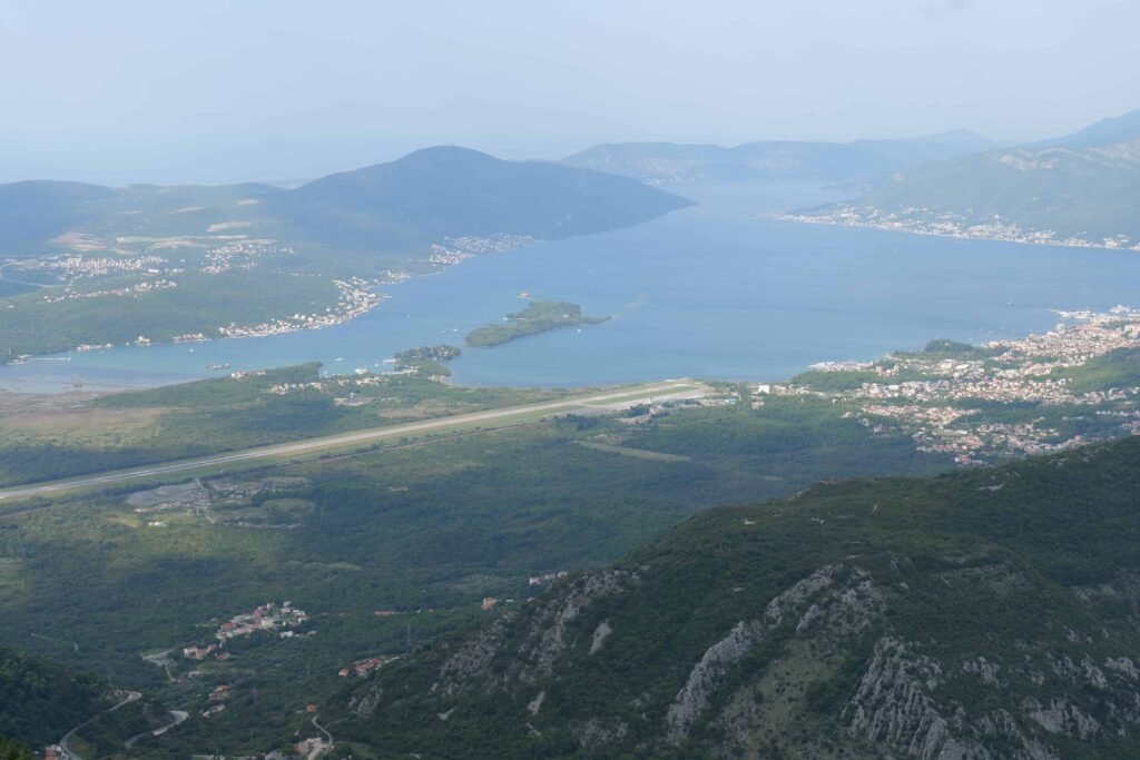 Stopping along the Serpentine Road with my tour!