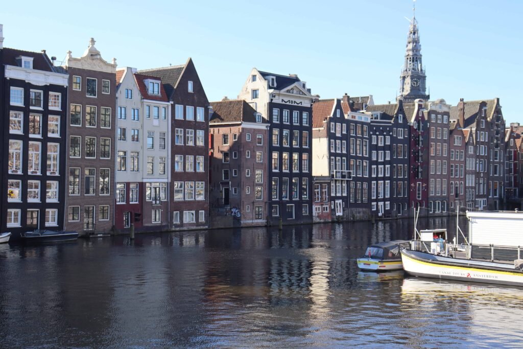 Amsterdam is the perfect base to get to the Keukenhof tulips!