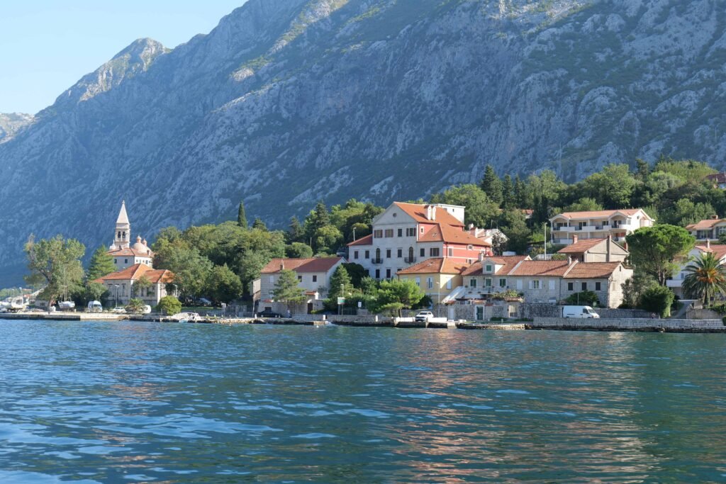 Little villages dotted along the shores of the bay