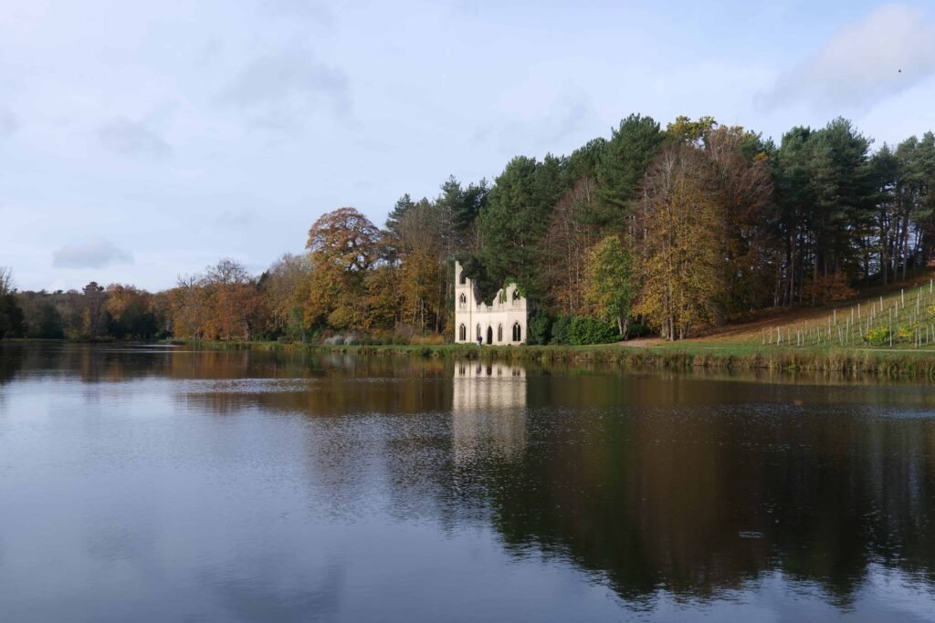 The beautiful lake at Painshill Park!