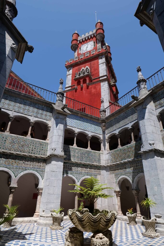 Exploring inside Pena Palace!